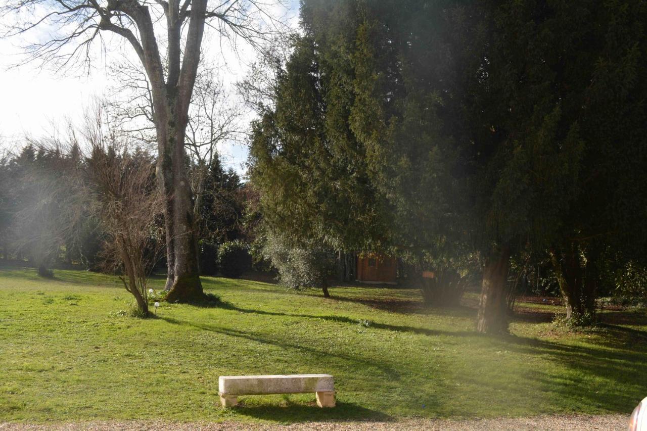 La Cabanne Bed and Breakfast Saint-Martin-Lacaussade Buitenkant foto